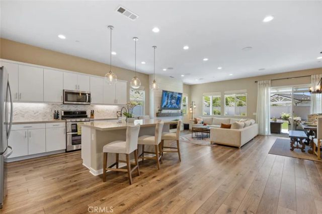 28816 Sedge Lane, Saugus, CA 91350