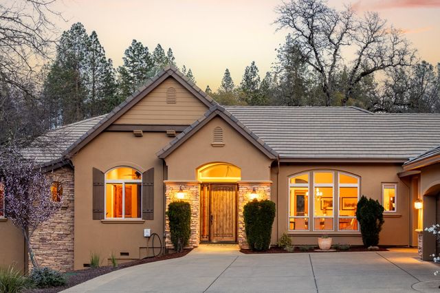 15255 Woodmont Ln, Meadow Vista, CA 95722