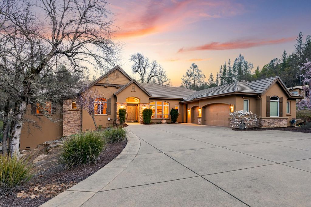 15255 Woodmont Ln, Meadow Vista, CA 95722