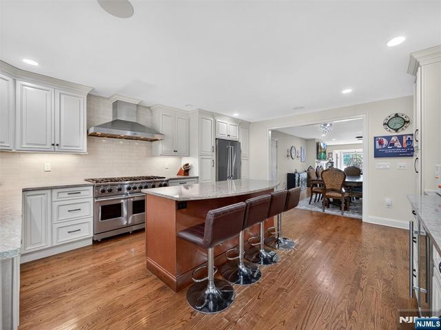 404 Old Tappan Road, Old Tappan, NJ 07675