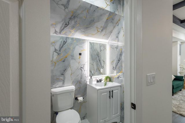 631 E 37TH ST, Baltimore, MD 21218