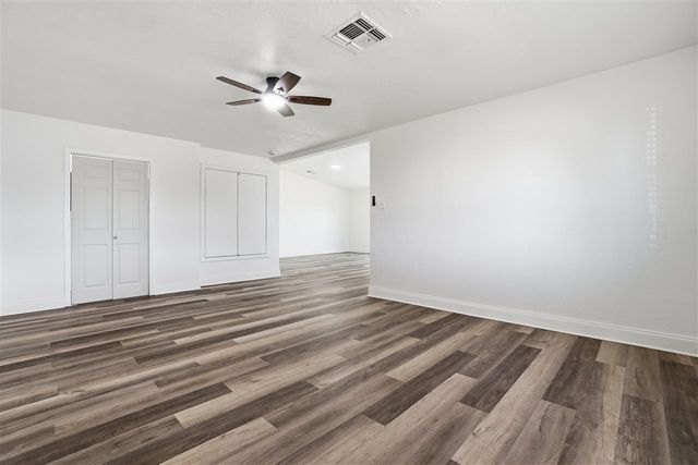 3811 SW Hickory Ln, Lawton, OK 73505