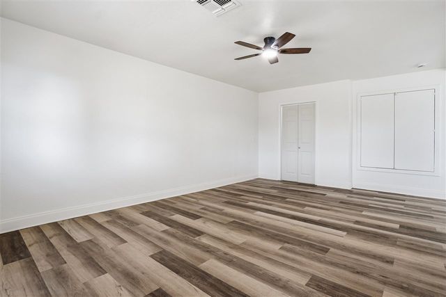 3811 SW Hickory Ln, Lawton, OK 73505