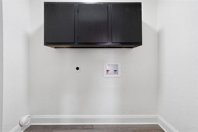 3811 SW Hickory Ln, Lawton, OK 73505