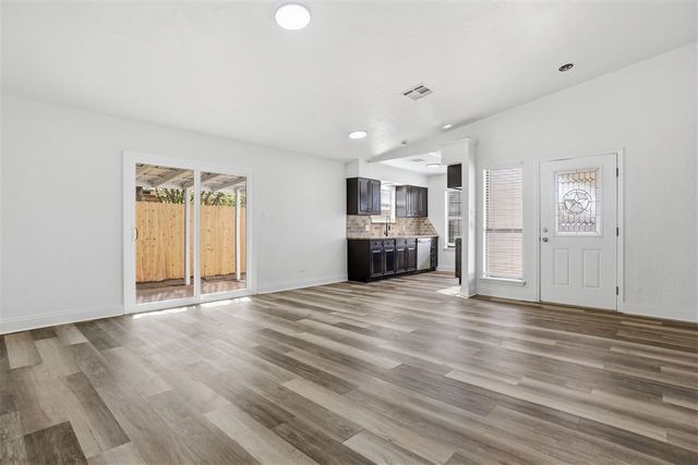 3811 SW Hickory Ln, Lawton, OK 73505