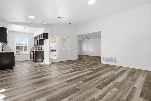 3811 SW Hickory Ln, Lawton, OK 73505