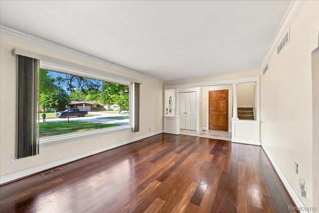 19700 Northbrook Drive, Southfield, MI 48076