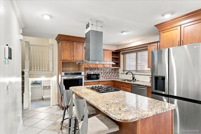19700 Northbrook Drive, Southfield, MI 48076