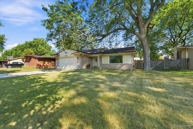 19700 Northbrook Drive, Southfield, MI 48076