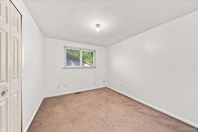 19700 Northbrook Drive, Southfield, MI 48076