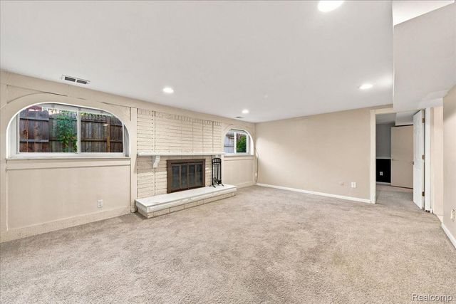 19700 Northbrook Drive, Southfield, MI 48076