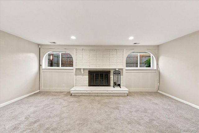 19700 Northbrook Drive, Southfield, MI 48076