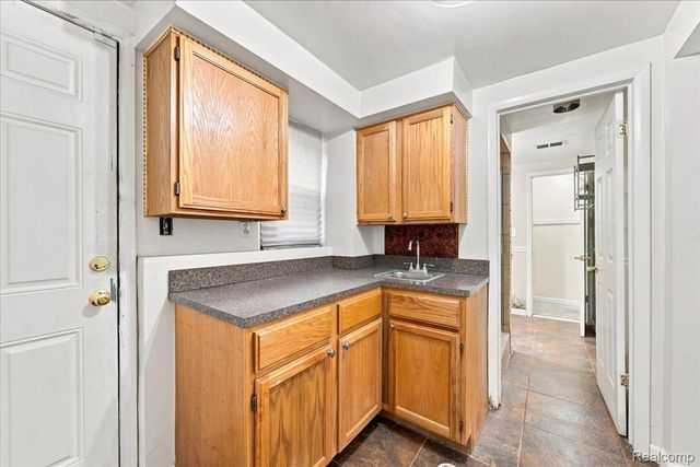 19700 Northbrook Drive, Southfield, MI 48076