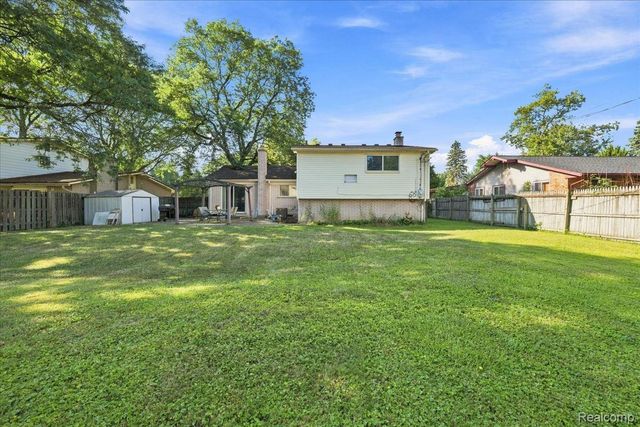 19700 Northbrook Drive, Southfield, MI 48076