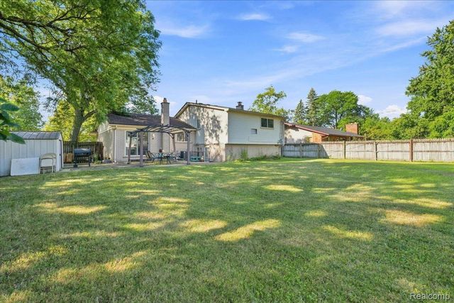 19700 Northbrook Drive, Southfield, MI 48076