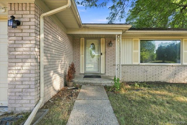 19700 Northbrook Drive, Southfield, MI 48076
