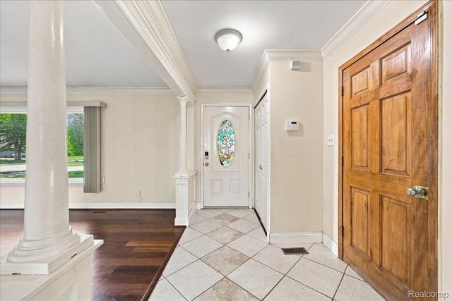 19700 Northbrook Drive, Southfield, MI 48076