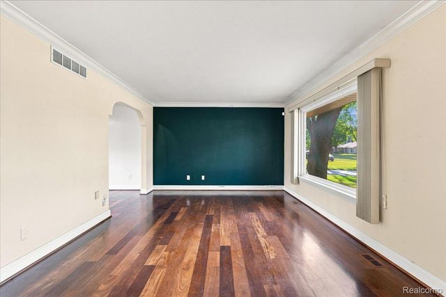 19700 Northbrook Drive, Southfield, MI 48076