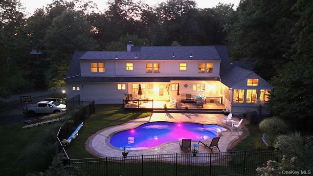 52 Kingwood Park, Poughkeepsie, NY 12601