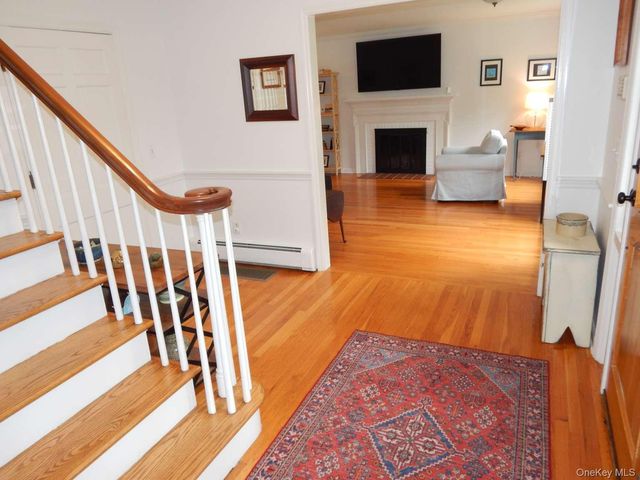 52 Kingwood Park, Poughkeepsie, NY 12601