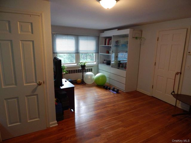 52 Kingwood Park, Poughkeepsie, NY 12601