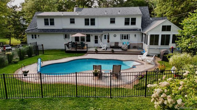 52 Kingwood Park, Poughkeepsie, NY 12601