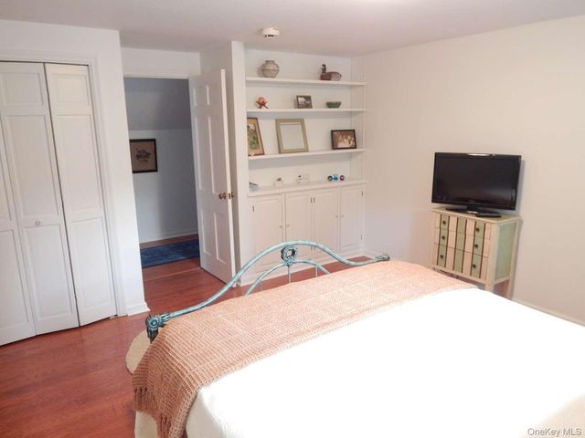 52 Kingwood Park, Poughkeepsie, NY 12601