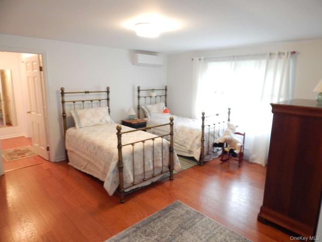 52 Kingwood Park, Poughkeepsie, NY 12601
