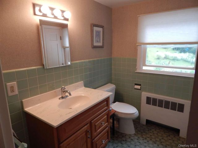 52 Kingwood Park, Poughkeepsie, NY 12601