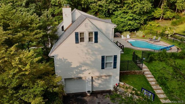 52 Kingwood Park, Poughkeepsie, NY 12601