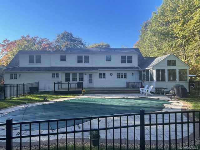 52 Kingwood Park, Poughkeepsie, NY 12601
