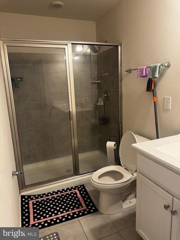 8 PEREGRINE WAY, Burlington, NJ 08016