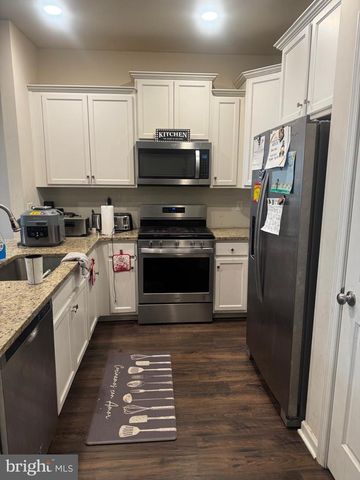8 PEREGRINE WAY, Burlington, NJ 08016