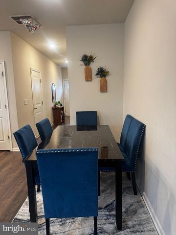 8 PEREGRINE WAY, Burlington, NJ 08016