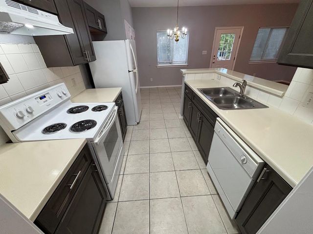 7305 Dan Jean DR B, Austin, TX 78745