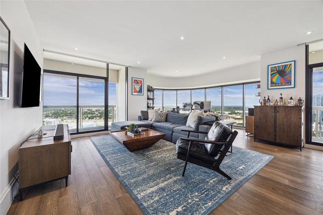 1701 Hermann Drive 23B, Houston, TX 77004