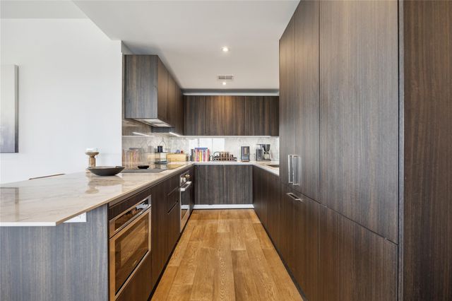 1701 Hermann Drive 23B, Houston, TX 77004