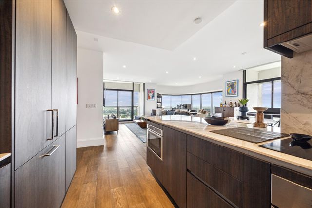 1701 Hermann Drive 23B, Houston, TX 77004