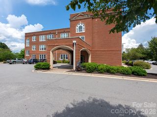 4 Vanderbilt Park Drive, Asheville, NC 28803