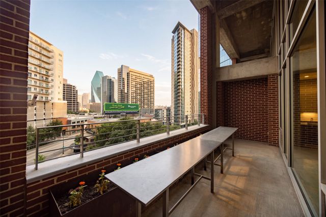 2011 Cedar Springs 305, Dallas, TX 75201