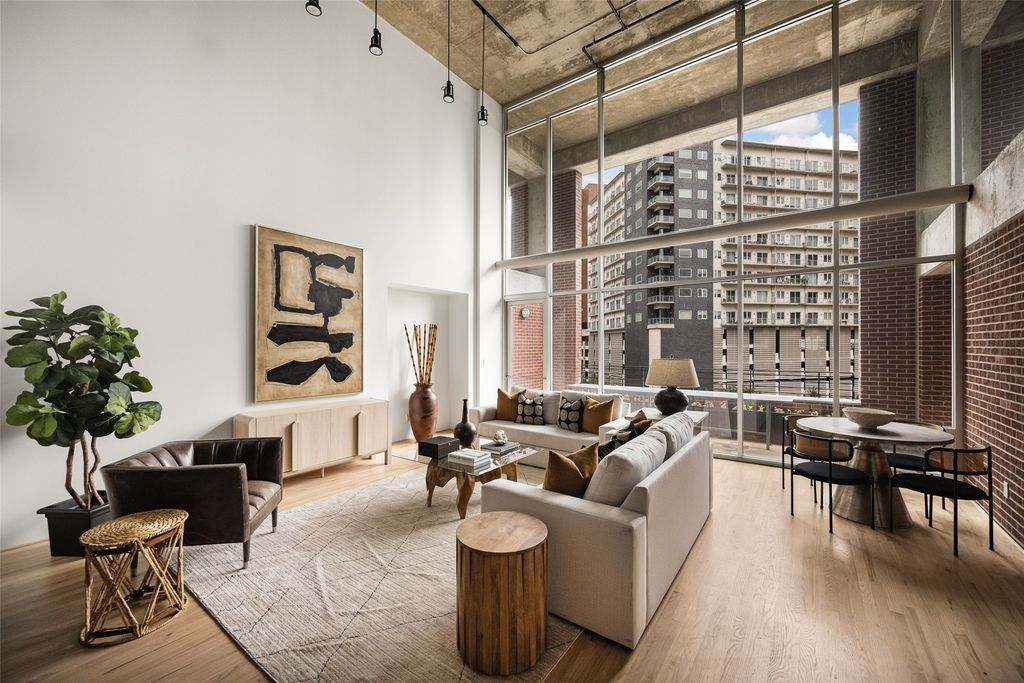 2011 Cedar Springs 305, Dallas, TX 75201