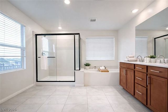 8038 Minavalle Avenue, Las Vegas, NV 89113
