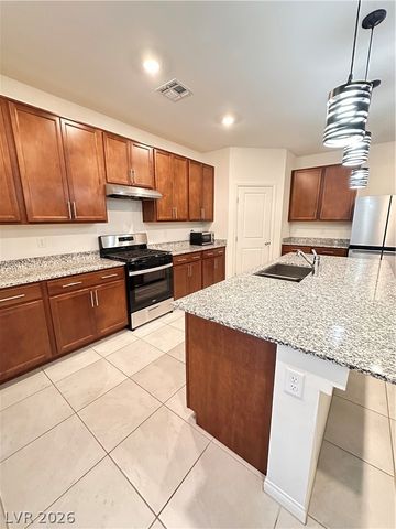 8038 Minavalle Avenue, Las Vegas, NV 89113