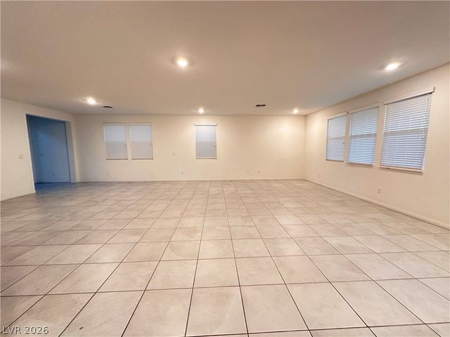 8038 Minavalle Avenue, Las Vegas, NV 89113