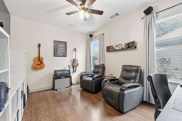 156 HARBOR ISLE CIR N, Memphis, TN 38103