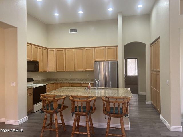 7033 W IRMA Lane, Glendale, AZ 85308