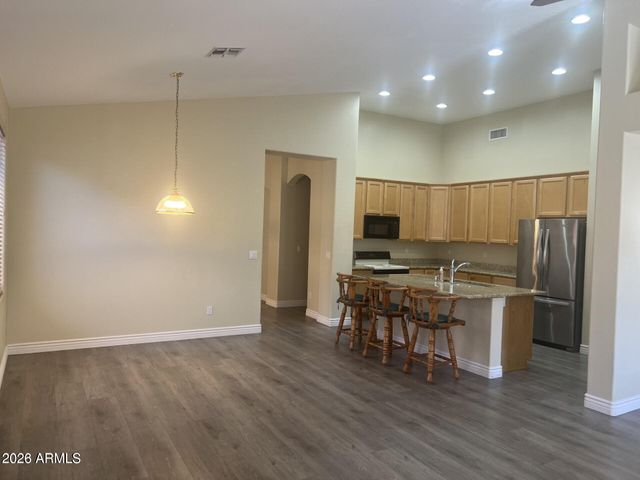 7033 W IRMA Lane, Glendale, AZ 85308
