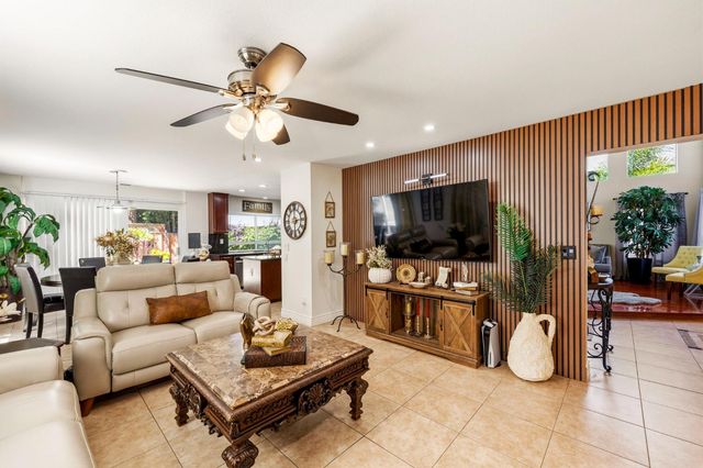 2053 Raven St, Tracy, CA 95376