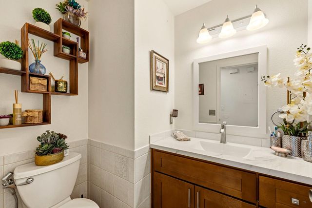 2053 Raven St, Tracy, CA 95376