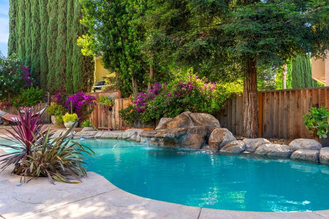 2053 Raven St, Tracy, CA 95376